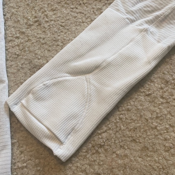 White LuluLemon Longsleeve Swiftly - Picture 2 of 6